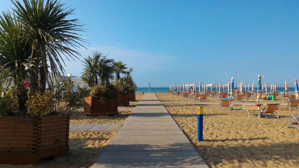 Studio Solarium Bibione Bagian luar foto